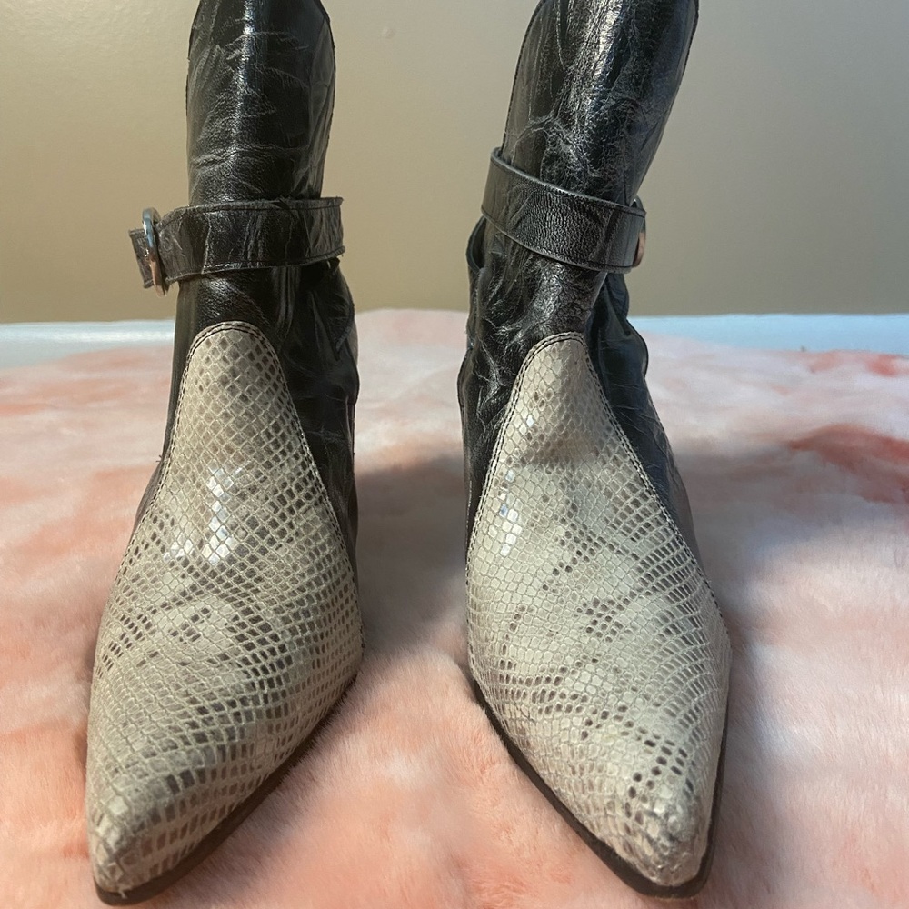 ❤️ Dos de Oro Boots - Picture 9 of 16